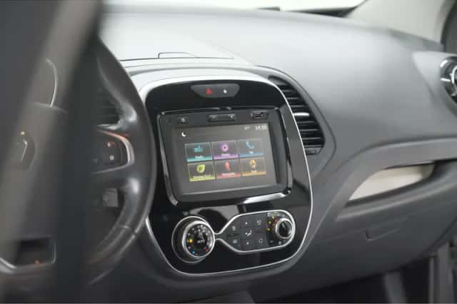 Renault Captur (2019) thumbnail 3