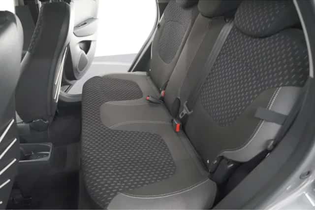 Renault Captur (2019) thumbnail 24