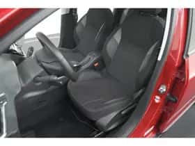 Peugeot 2008 (2018) thumbnail 21