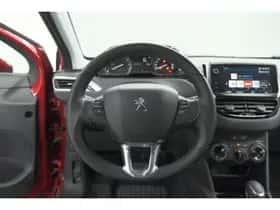 Peugeot 2008 (2018) thumbnail 24