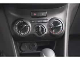 Peugeot 2008 (2018) thumbnail 36