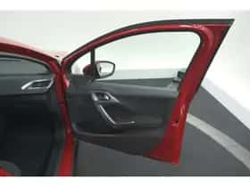 Peugeot 2008 (2018) thumbnail 52
