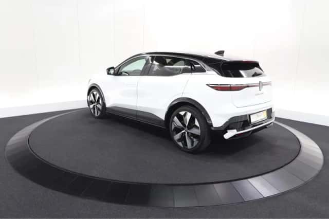 Renault Mégane E-Tech (2022) thumbnail 11
