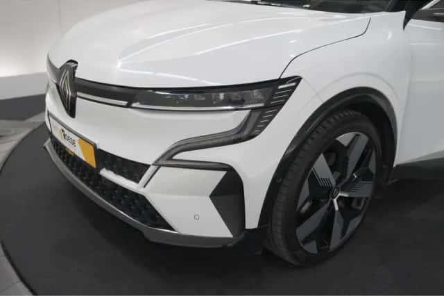 Renault Mégane E-Tech (2022) thumbnail 14