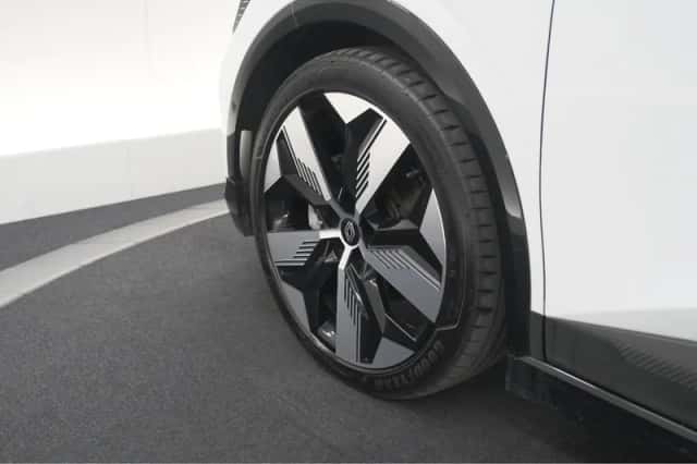Renault Mégane E-Tech (2022) thumbnail 18