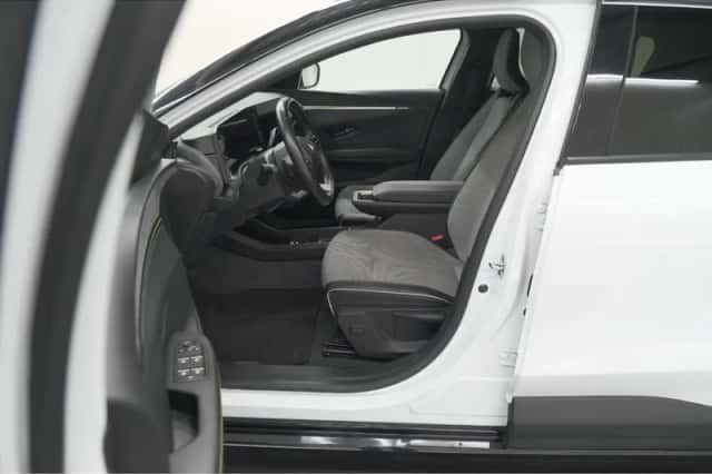 Renault Mégane E-Tech (2022) thumbnail 26