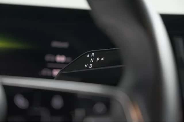 Renault Mégane E-Tech (2022) thumbnail 37