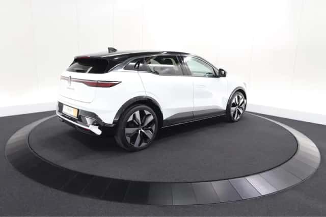 Renault Mégane E-Tech (2022) thumbnail 5
