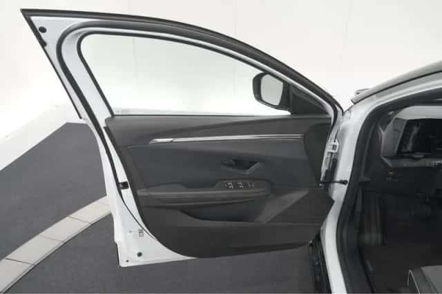 Renault Mégane E-Tech (2022) thumbnail 63