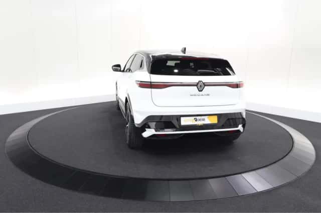 Renault Mégane E-Tech (2022) thumbnail 10