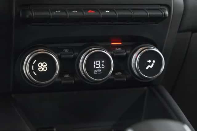 Renault Captur (2020) thumbnail 47