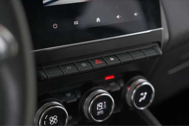 Renault Captur (2020) thumbnail 48