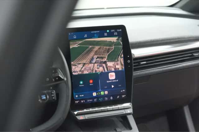 Renault Mégane E-Tech (2025) thumbnail 3