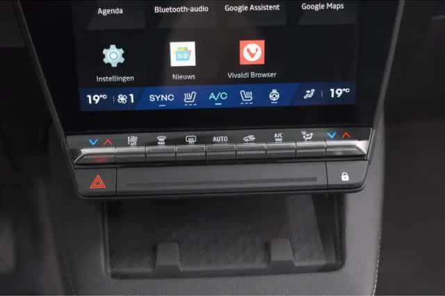 Renault Mégane E-Tech (2025) thumbnail 46