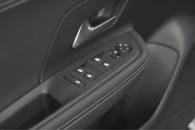 Opel Mokka-e (2022) thumbnail 21