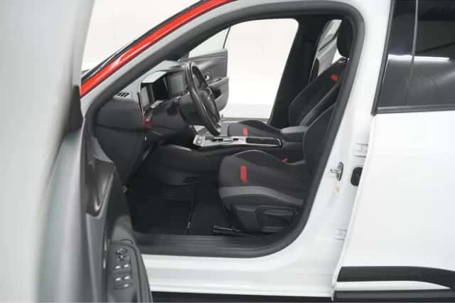 Opel Mokka-e (2022) thumbnail 22
