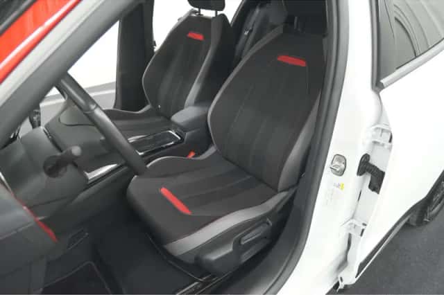 Opel Mokka-e (2022) thumbnail 23