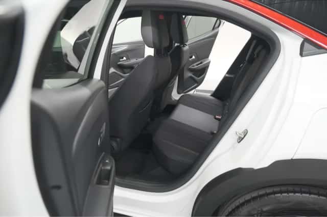 Opel Mokka-e (2022) thumbnail 25
