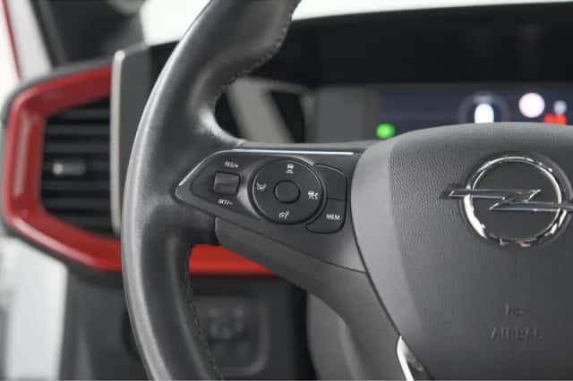 Opel Mokka-e (2022) thumbnail 28