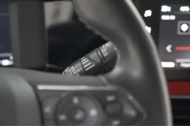 Opel Mokka-e (2022) thumbnail 31