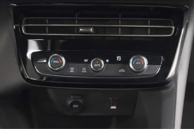 Opel Mokka-e (2022) thumbnail 41