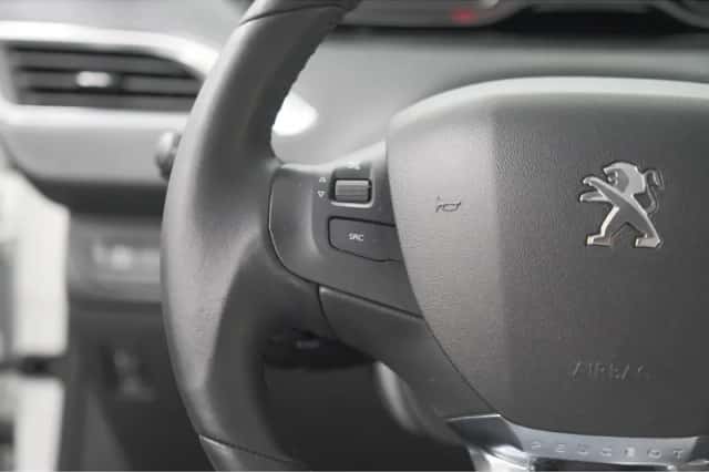 Peugeot 208 (2019) thumbnail 23