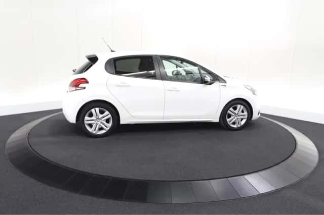 Peugeot 208 (2019) thumbnail 8