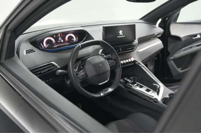 Peugeot 3008 (2024) thumbnail 3