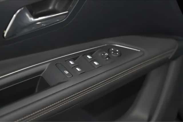 Peugeot 3008 (2024) thumbnail 23