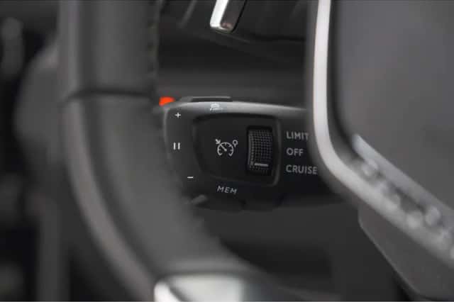 Peugeot 3008 (2024) thumbnail 36