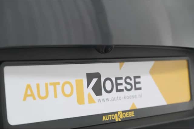 Kia Stonic (2023) thumbnail 3