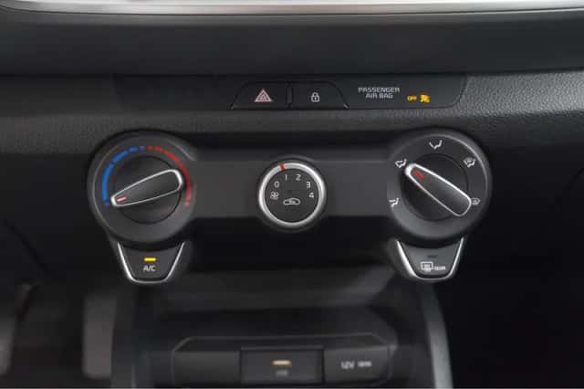Kia Stonic (2023) thumbnail 36