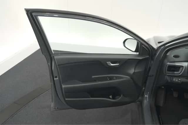 Kia Stonic (2023) thumbnail 46