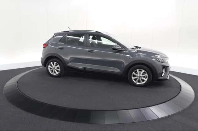 Kia Stonic (2023) thumbnail 7
