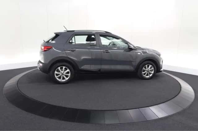 Kia Stonic (2023) thumbnail 8