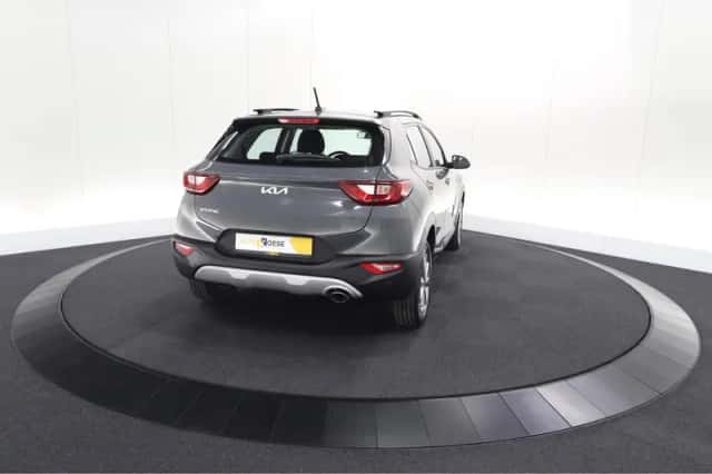 Kia Stonic (2023) thumbnail 9
