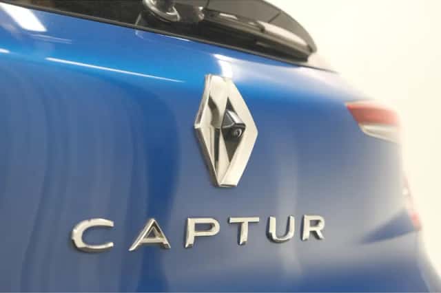 Renault Captur (2020) thumbnail 2
