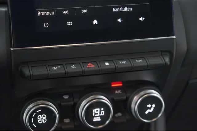 Renault Captur (2020) thumbnail 47