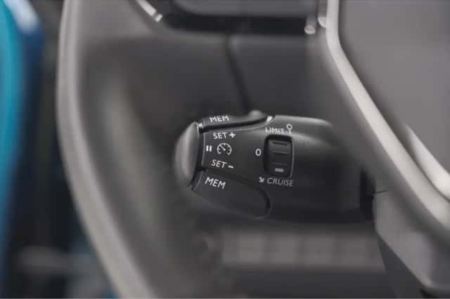 Peugeot 2008 (2025) thumbnail 4
