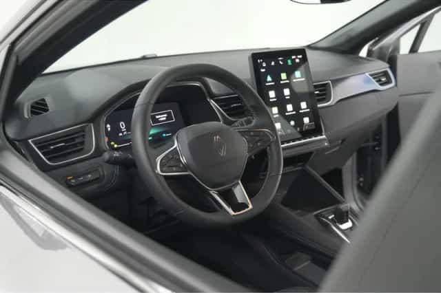 Renault Captur (2025) thumbnail 2