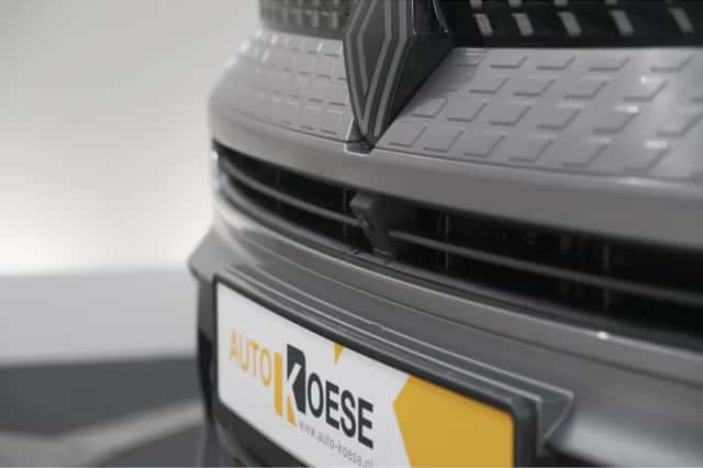 Renault Captur (2025) thumbnail 4