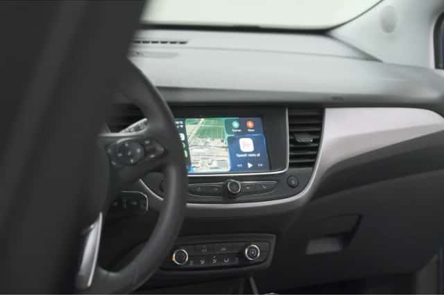 Opel Crossland X (2018) thumbnail 3