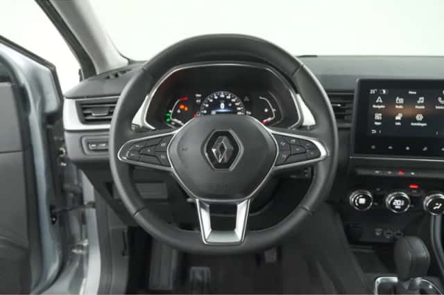 Renault Captur (2021) thumbnail 2