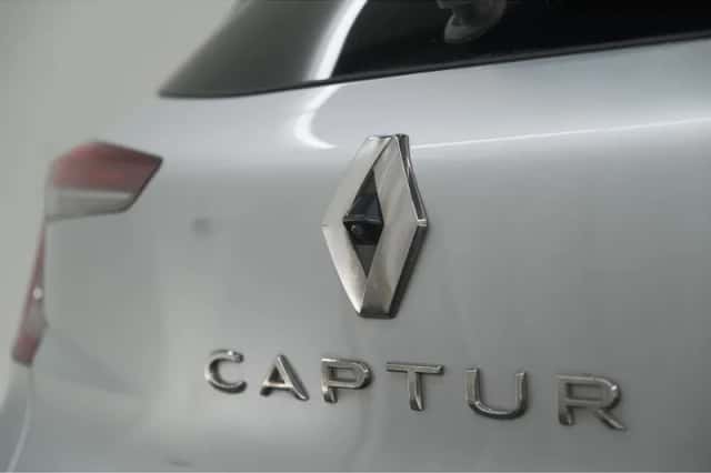 Renault Captur (2021) thumbnail 5
