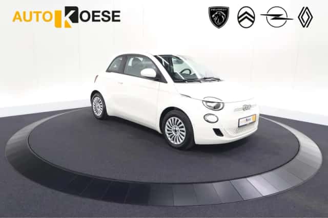 Fiat 500 (2023) thumbnail 1