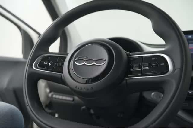 Fiat 500 (2023) thumbnail 3