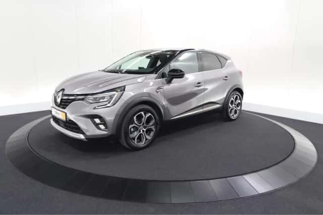 Renault Captur (2023) thumbnail 2