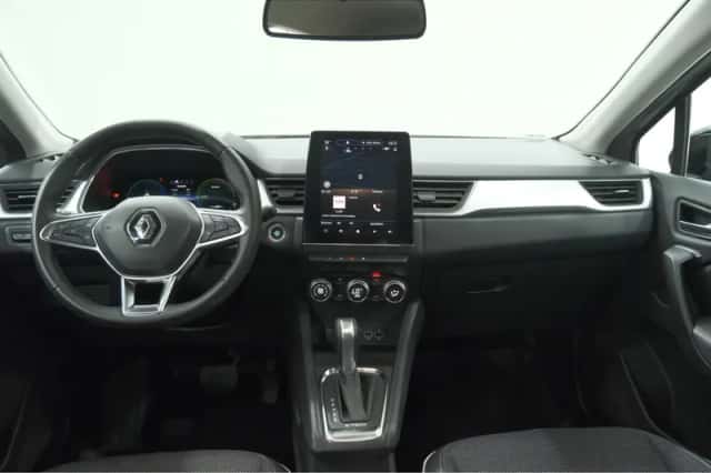 Renault Captur (2023) thumbnail 3