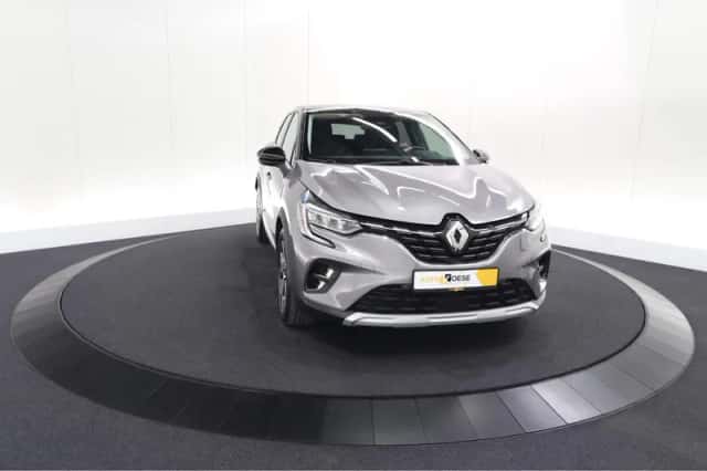 Renault Captur (2023) thumbnail 6