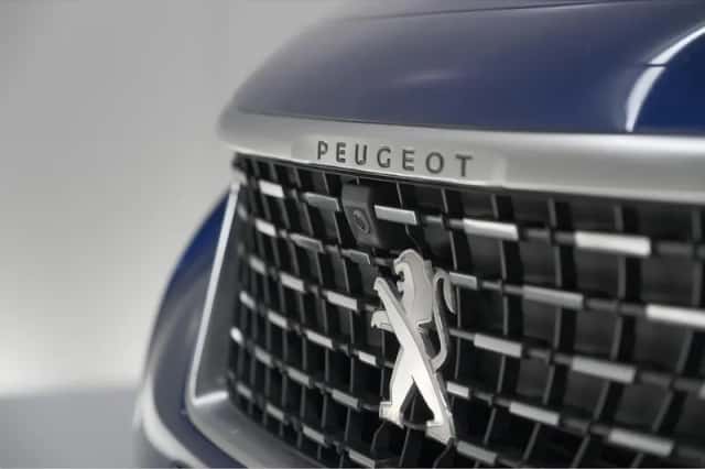 Peugeot 3008 (2020) thumbnail 6